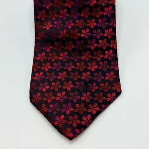Hugo Boss Black and Red Floral Pattern Silk Necktie